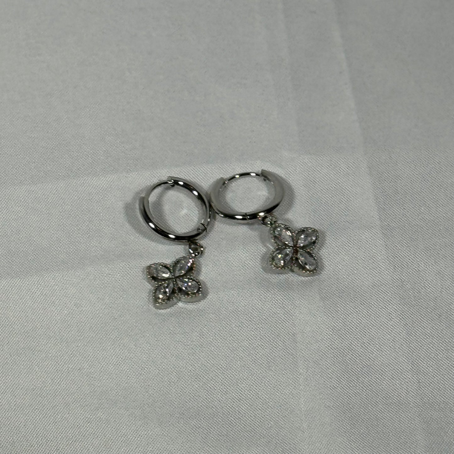 Stella flower zircon huggies