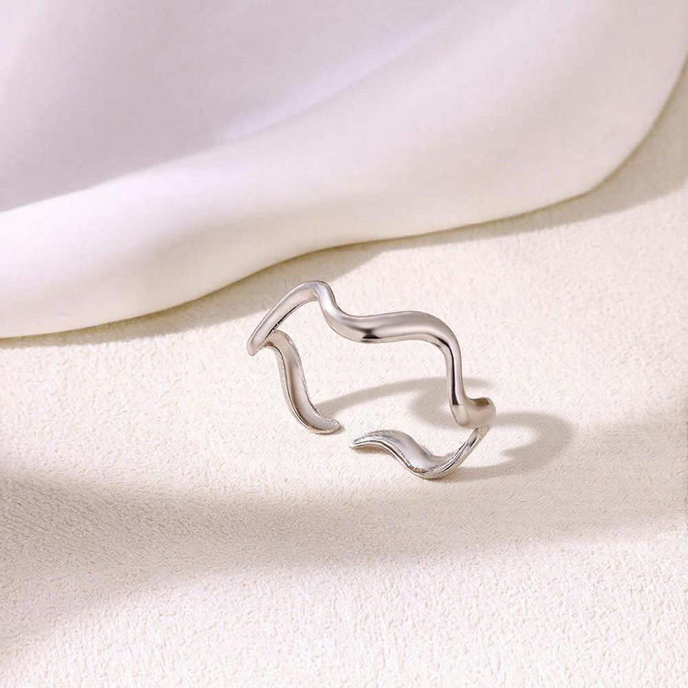 Savannah wave adjustable ring