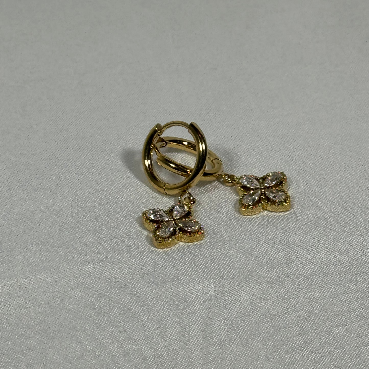 Stella flower zircon huggies