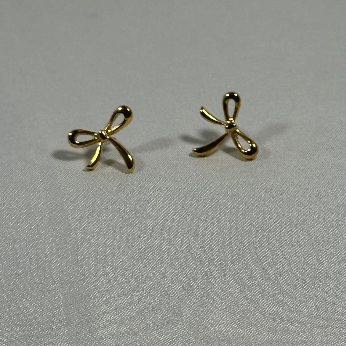 Lacey bow stud earrings
