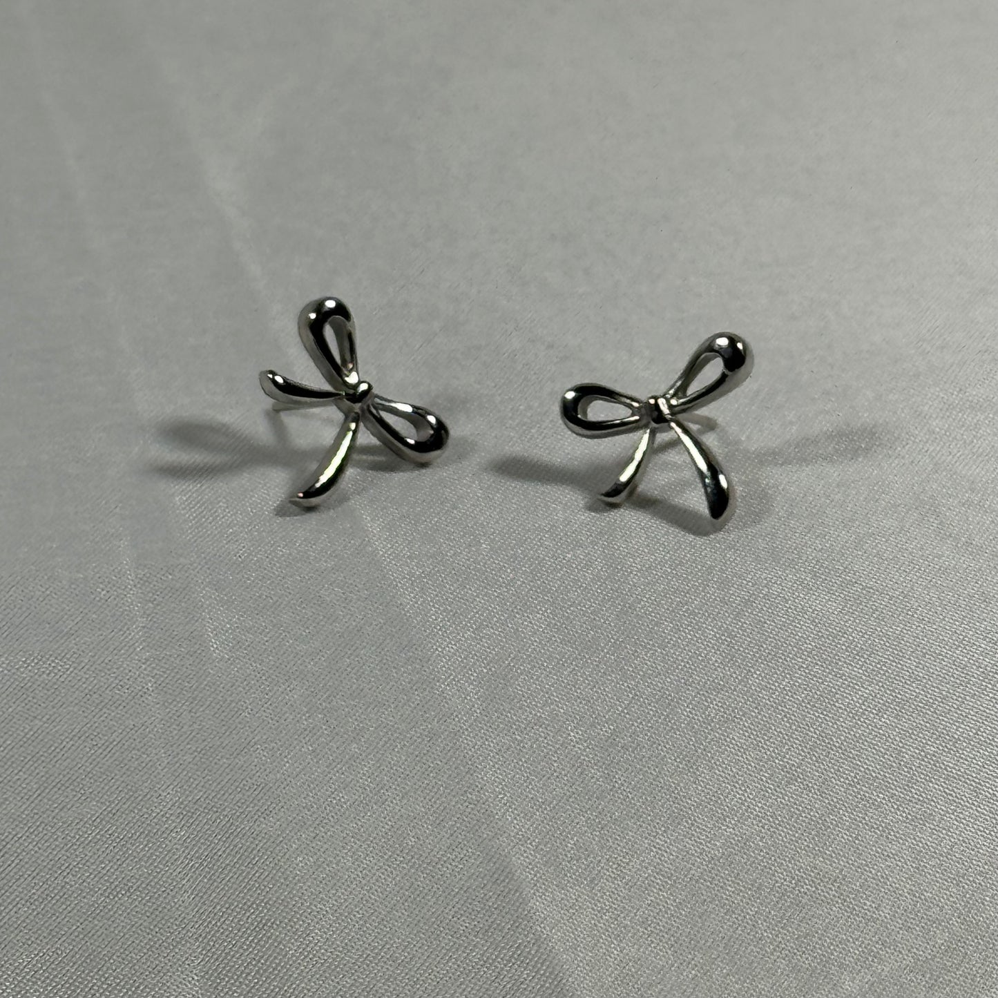 Lacey bow stud earrings