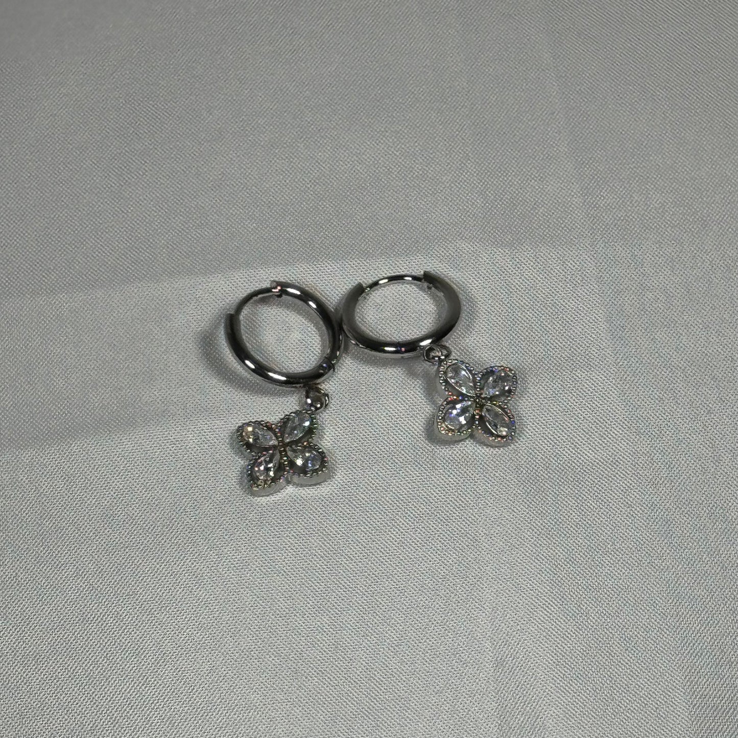 Stella flower zircon huggies