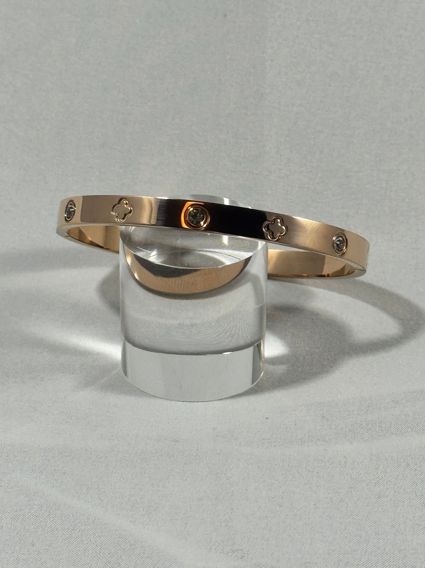 Amelia clover bangle