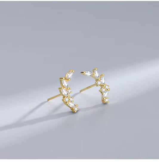 Dainty leaf earrings