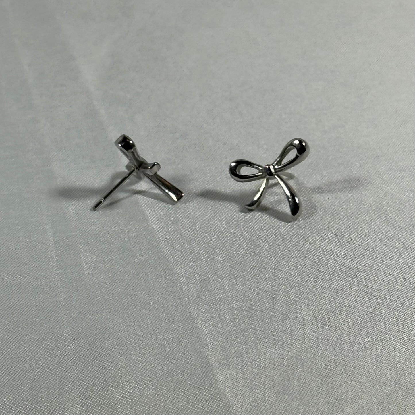 Lacey bow stud earrings