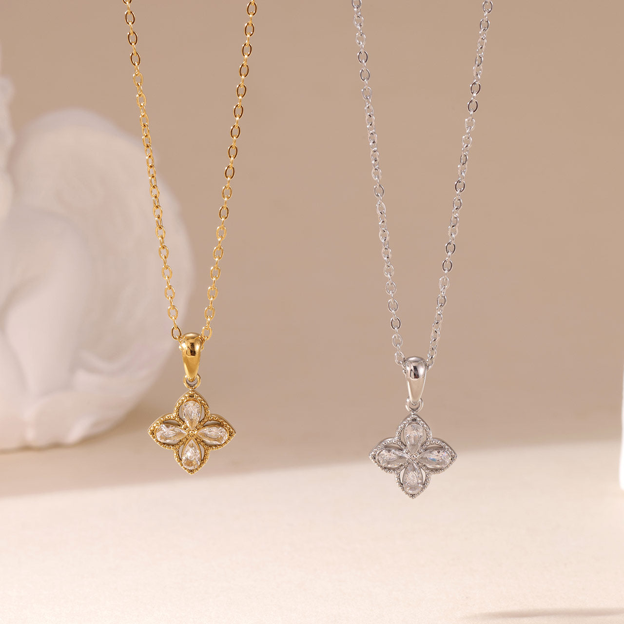 Stella flower zircon necklace