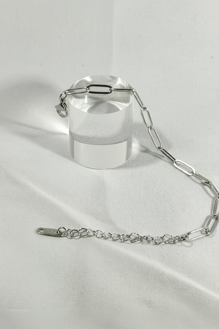 Harper paper chain bracelet