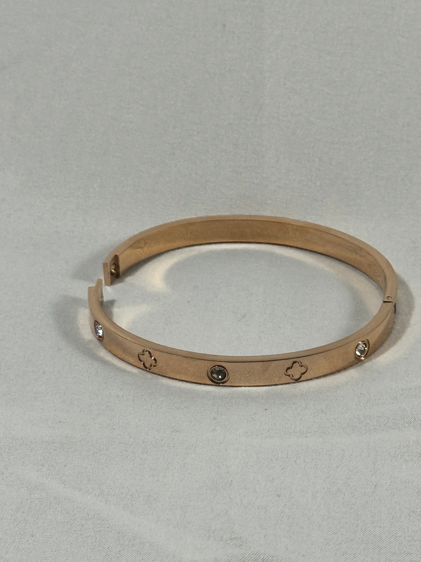 Amelia clover bangle
