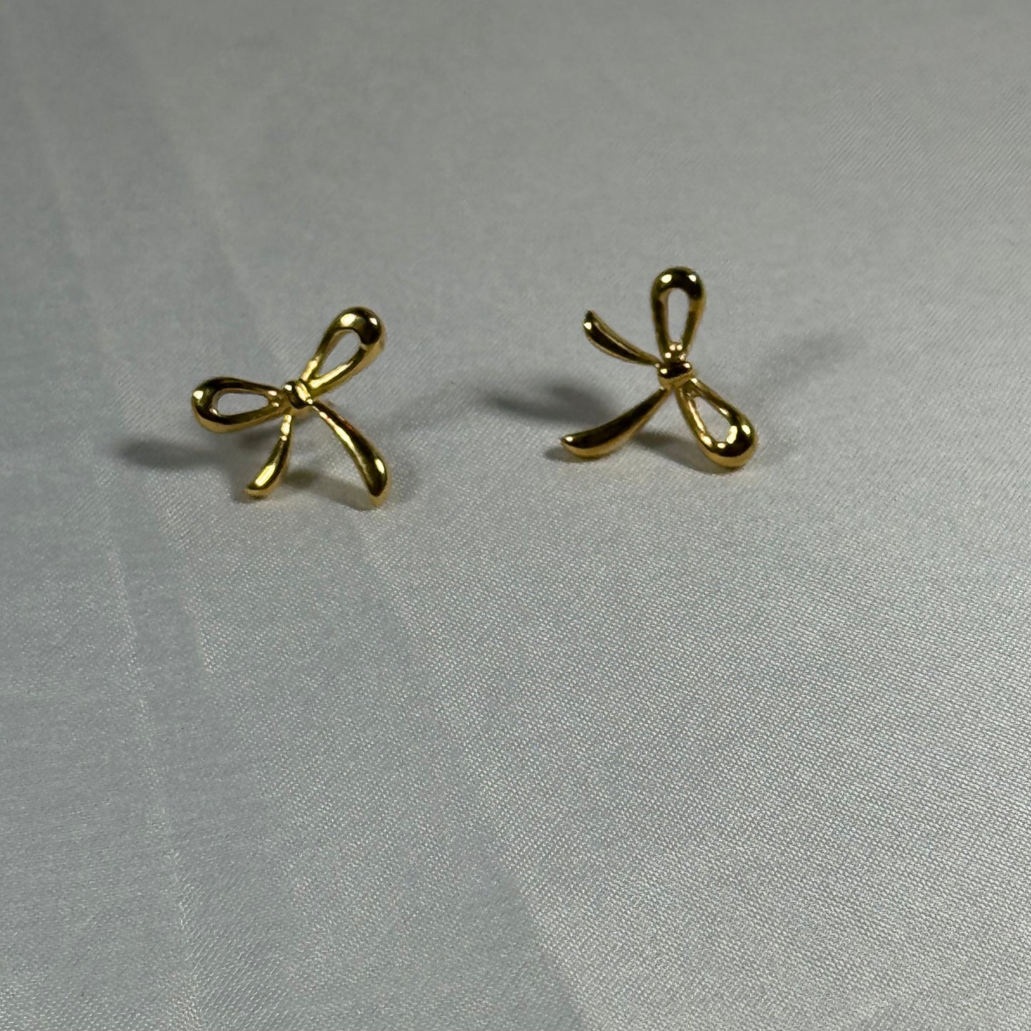 Lacey bow stud earrings