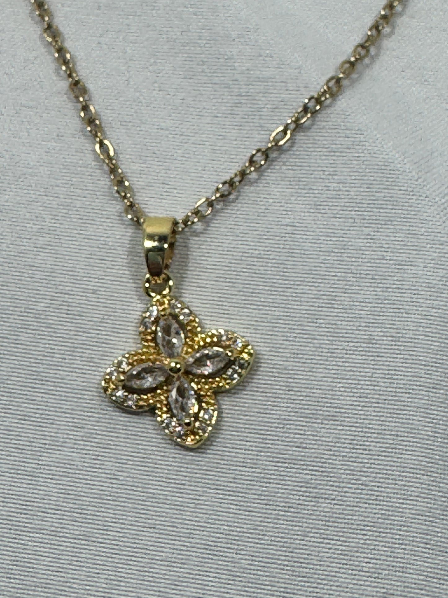 Celeste flower zircon necklace