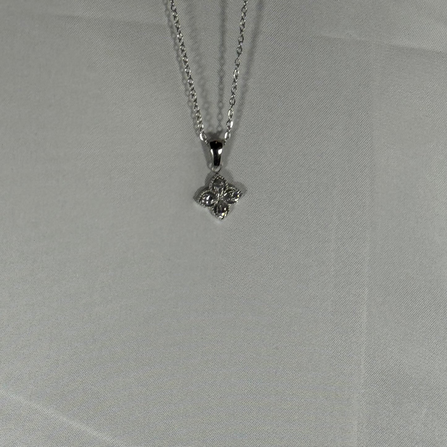 Stella flower zircon necklace